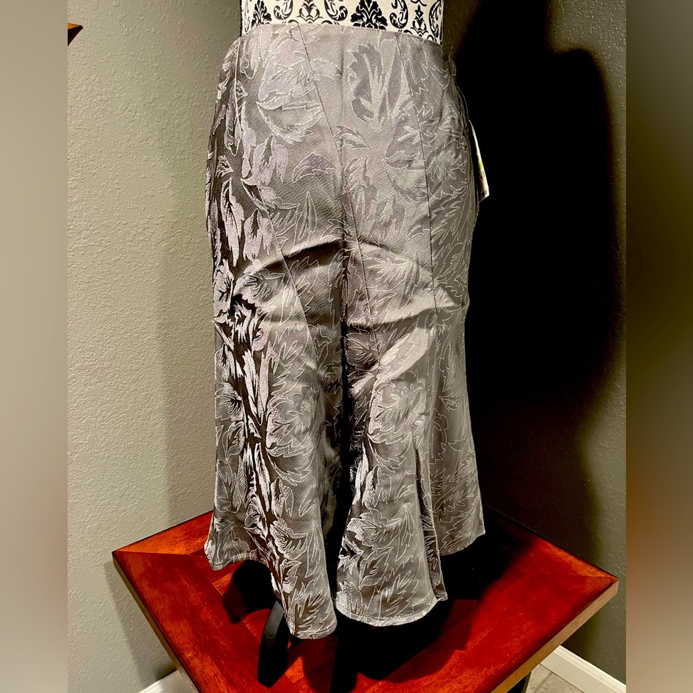 Midi Skirt.